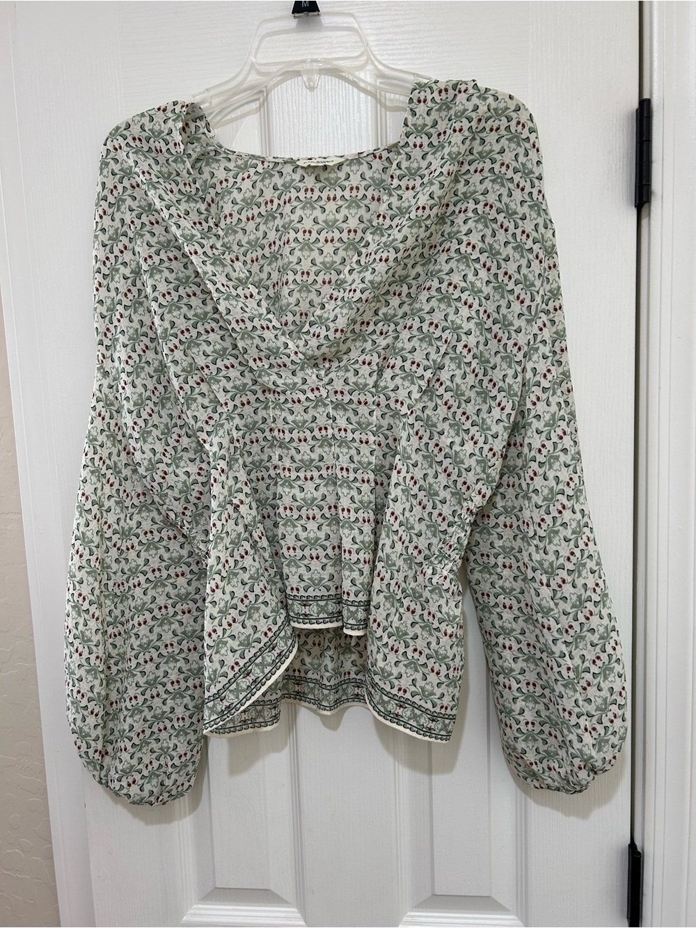 Max Studio Sage Green Floral Puff-Sleeve Blouse
